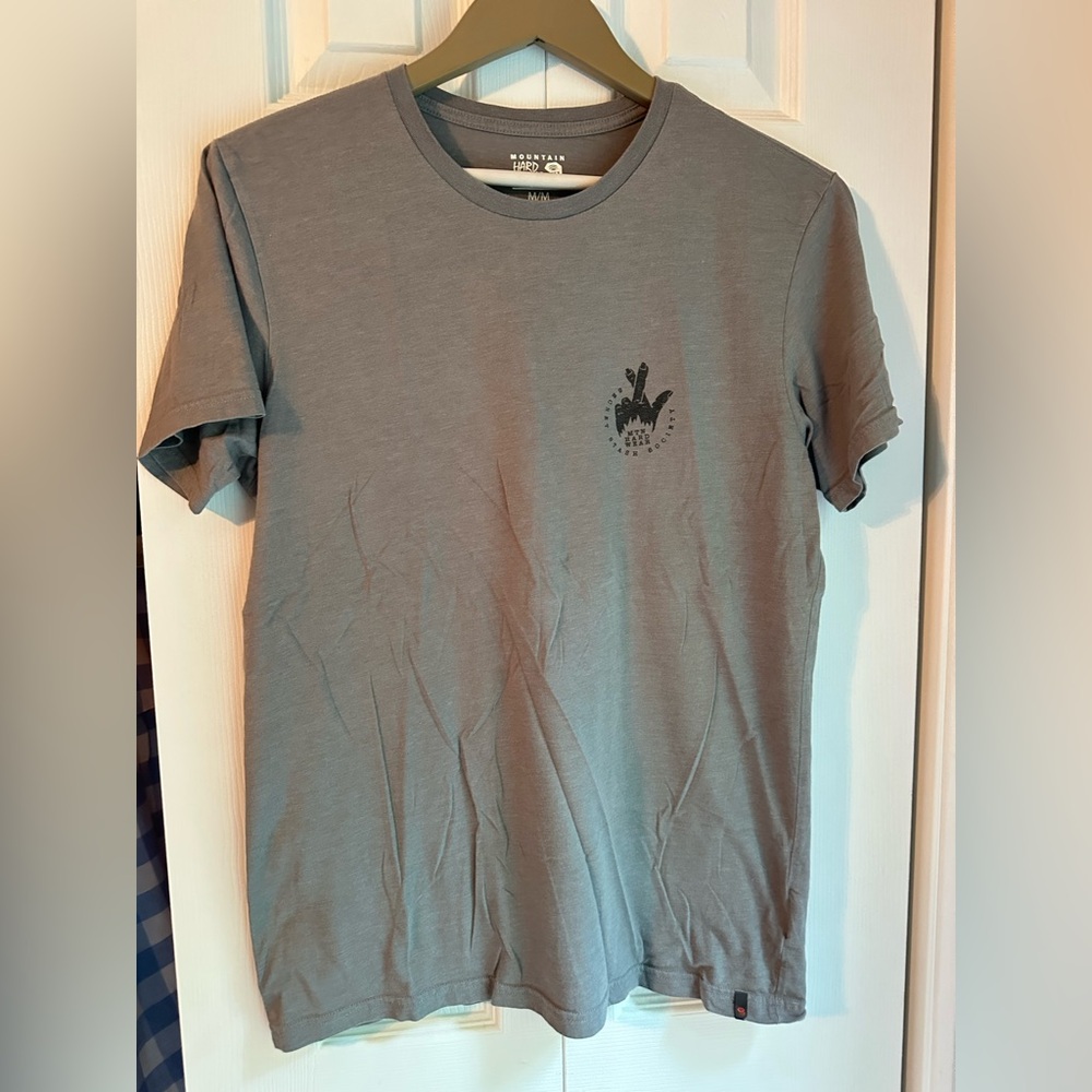 Mountain Hardwear Men's Slate Gray Short Sleeve Tee with Chest Graphic